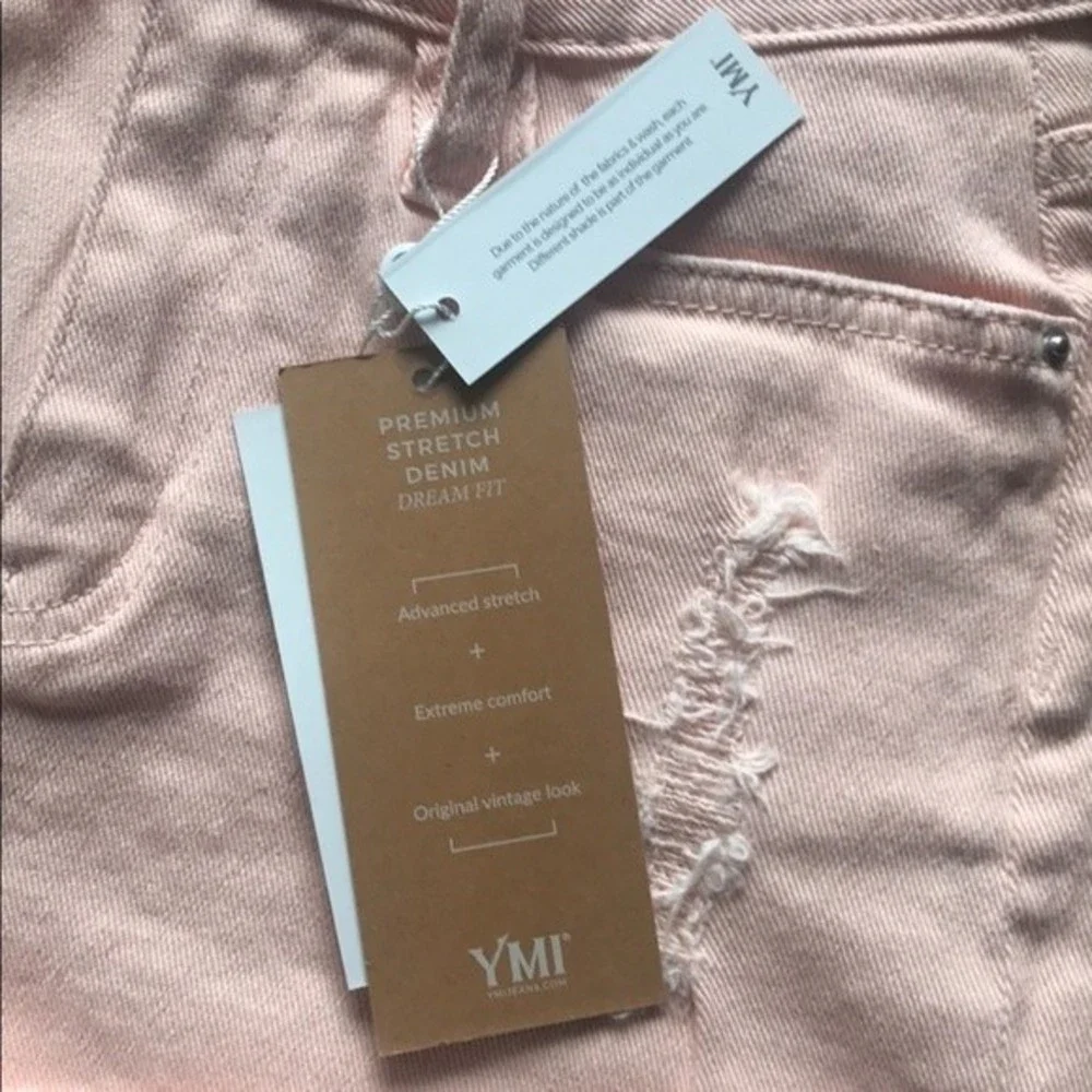 SOLD ✨ YMI Dream Vintage Shorts - Picture 3 of 10